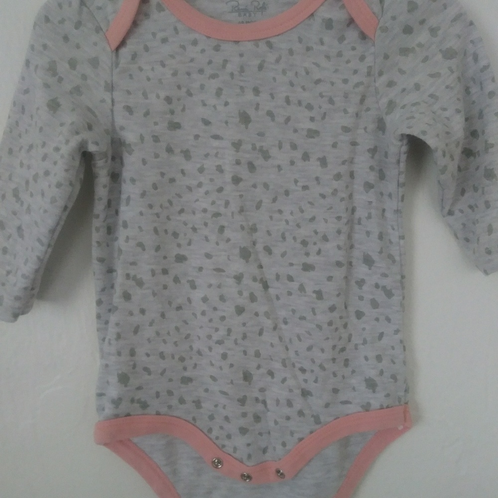 Long sleeves onesie